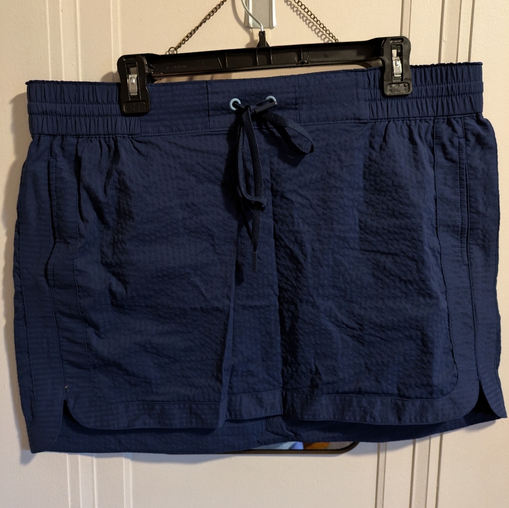 Women's Vineyard Vines navy blue mini skirt